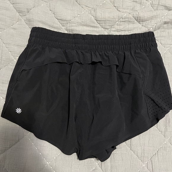 Athleta Pants - Athleta hustle shorts size small